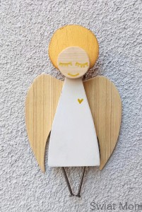 REZERWACJA !!! Aniołek w białej sukni ze złotą aureolą 21 cm do wewnątrz 