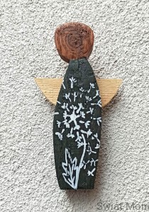 Aniołek Rustykalny z dmuchawcami ciemna zieleń 18,5 cm do wewnątrz 