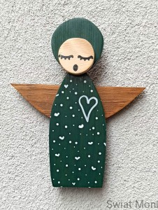 Aniołek Kropka 28,5 cm w zielonej sukni 