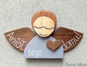 Anioł tego domu ! Nad drzwi 26x43 cm w jasno lawendowej sukni 