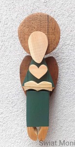 Zamów podobnego Siedzący Anioł z książką w zielonej sukni 35 cm